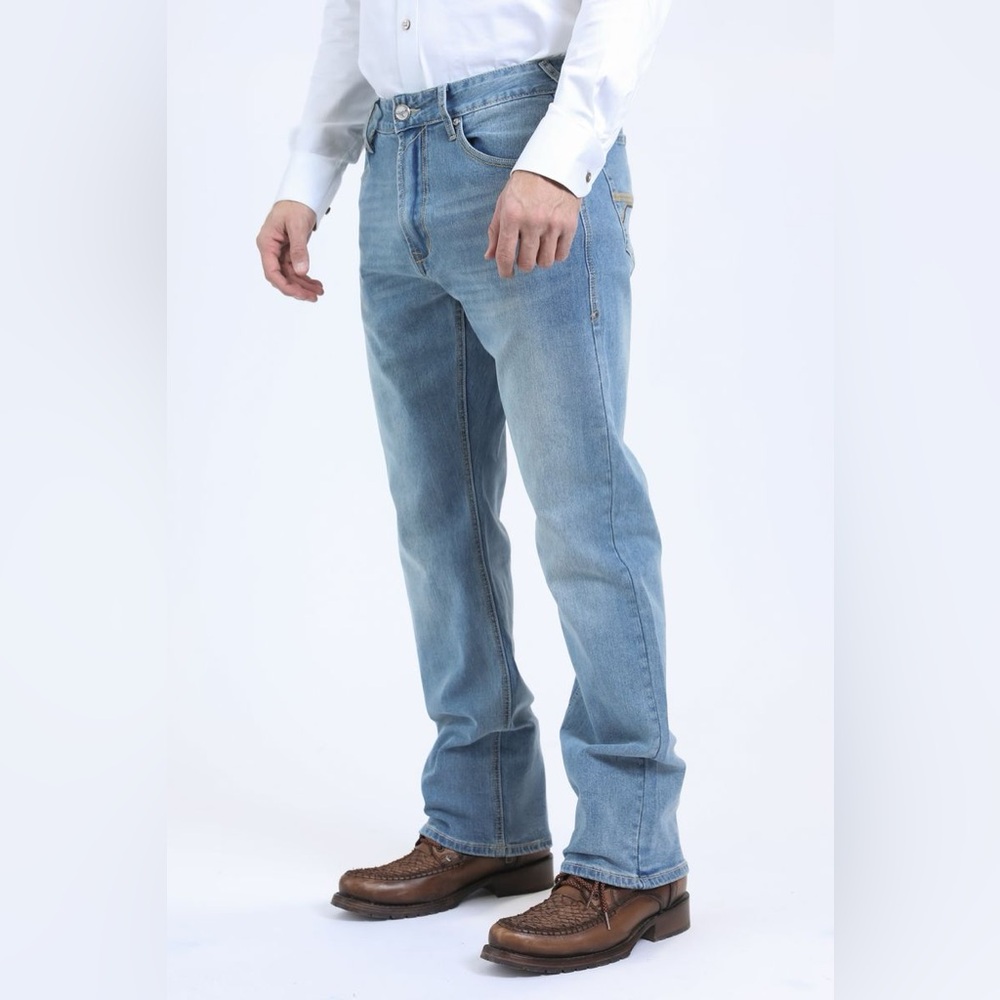 Clearwater
Men’s Light Wash Bootcut Jeans | Classic Fit | BACK INSTOCK SOON!